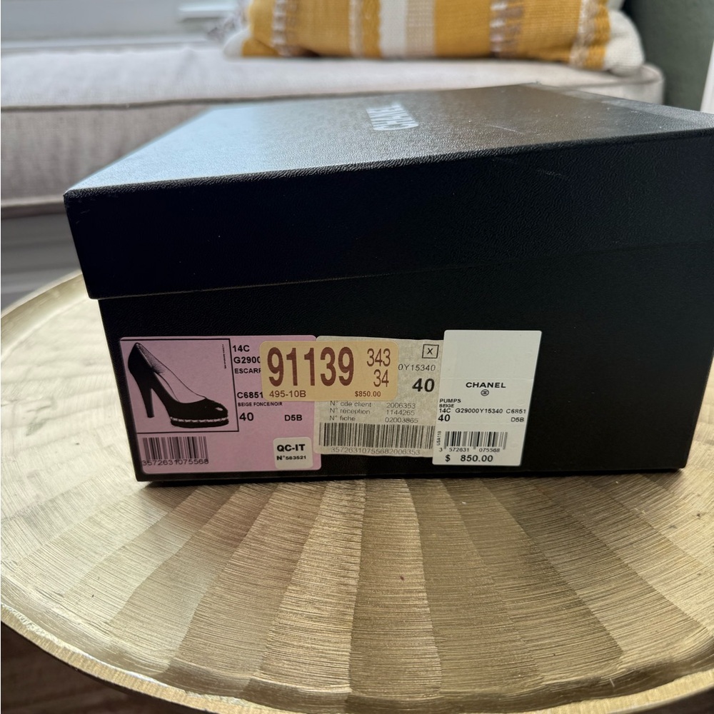 CHANEL Beige and Black Heels - Picture 2 of 13